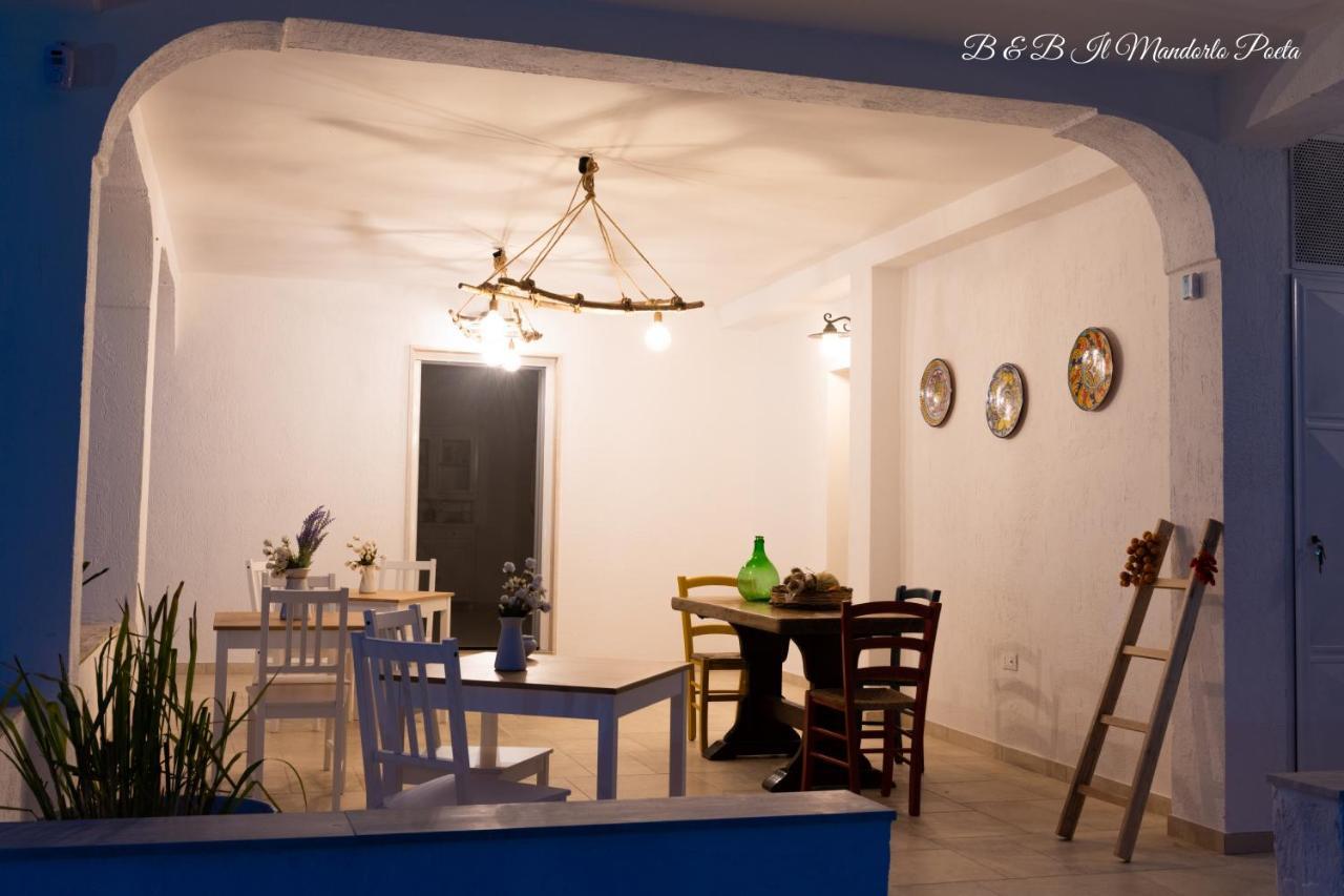 Il Mandorlo Poeta Bed & Breakfast ออสตูนี ภายนอก รูปภาพ