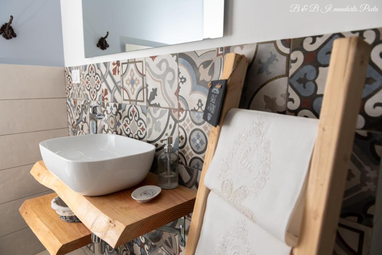 Il Mandorlo Poeta Bed & Breakfast ออสตูนี ภายนอก รูปภาพ