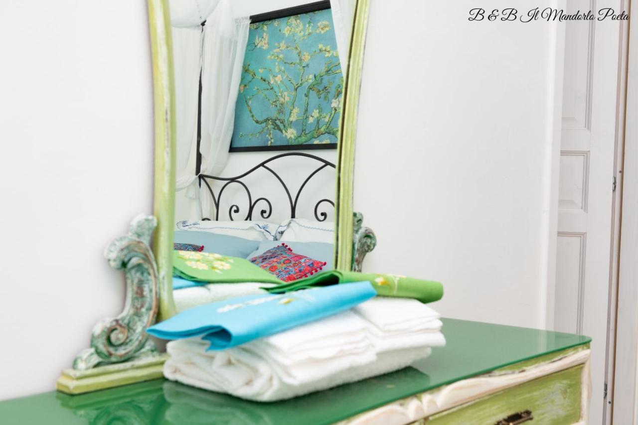 Il Mandorlo Poeta Bed & Breakfast ออสตูนี ภายนอก รูปภาพ