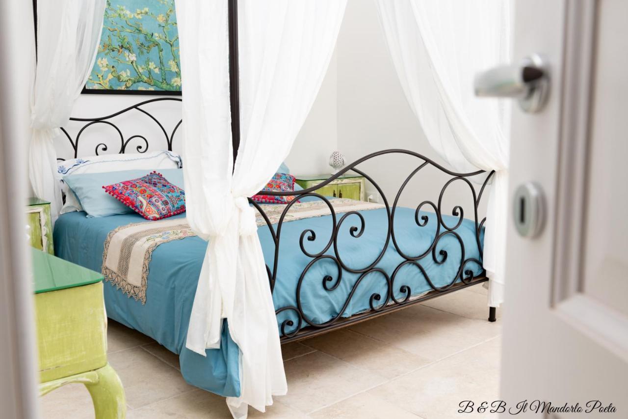 Il Mandorlo Poeta Bed & Breakfast ออสตูนี ภายนอก รูปภาพ