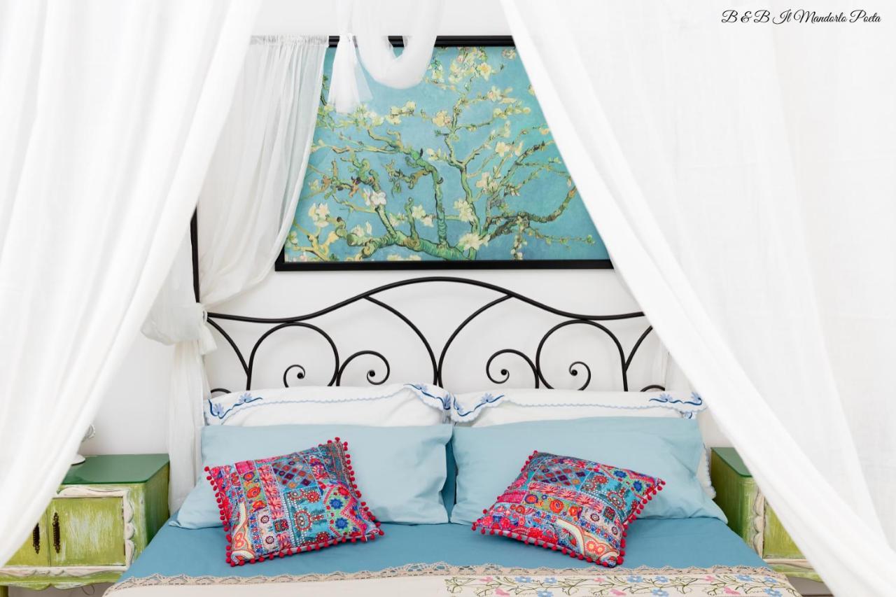 Il Mandorlo Poeta Bed & Breakfast ออสตูนี ภายนอก รูปภาพ